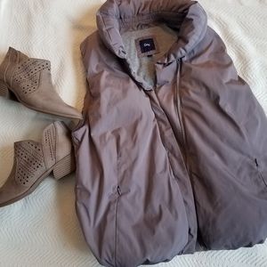 GAP Lined puffy vest